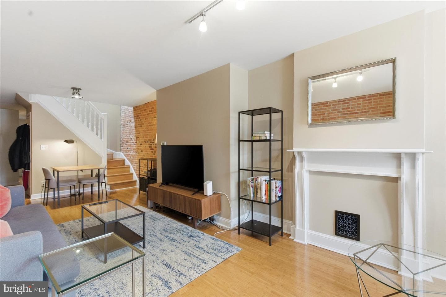 1408 Webster Street photo 4