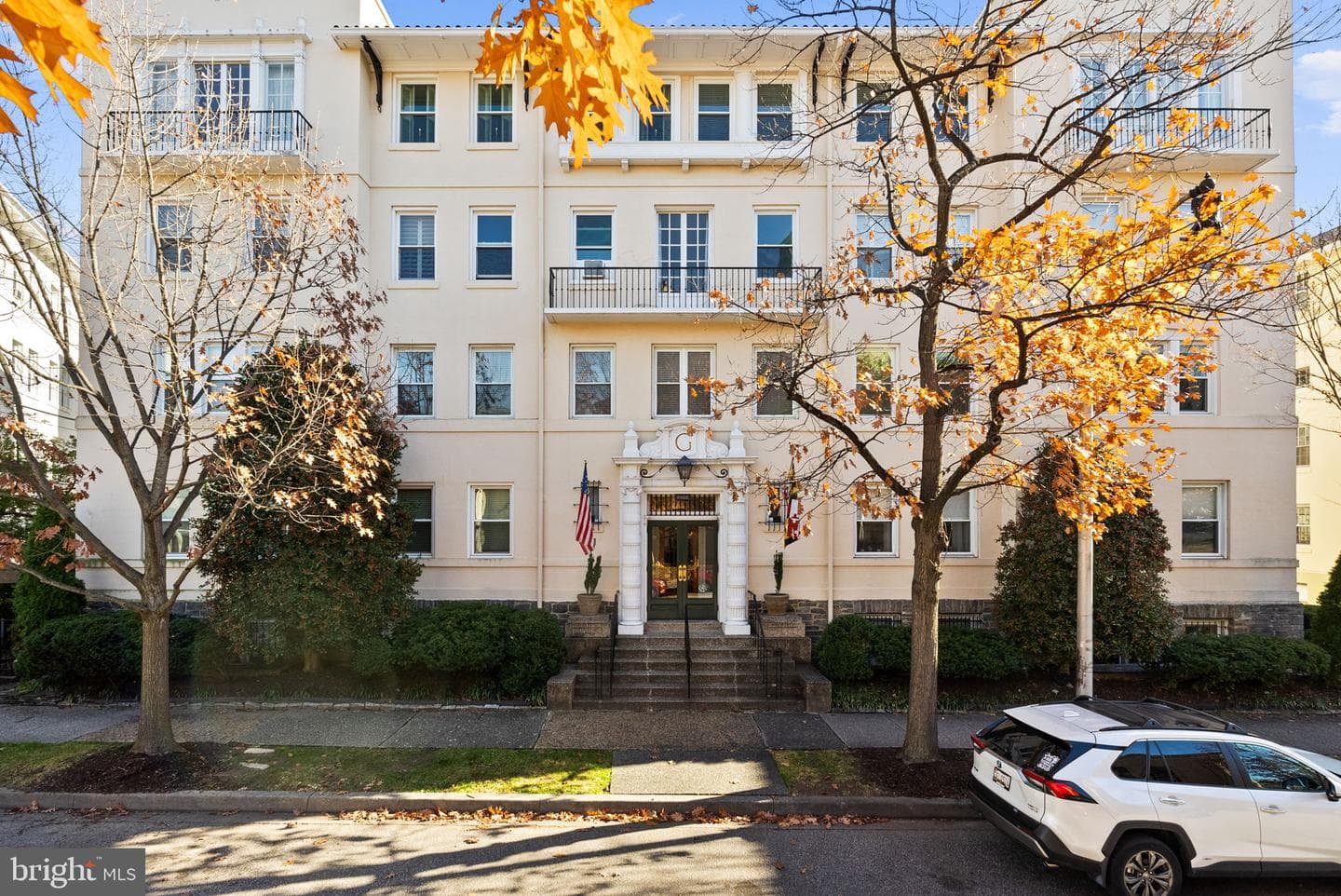 3405 Greenway #302