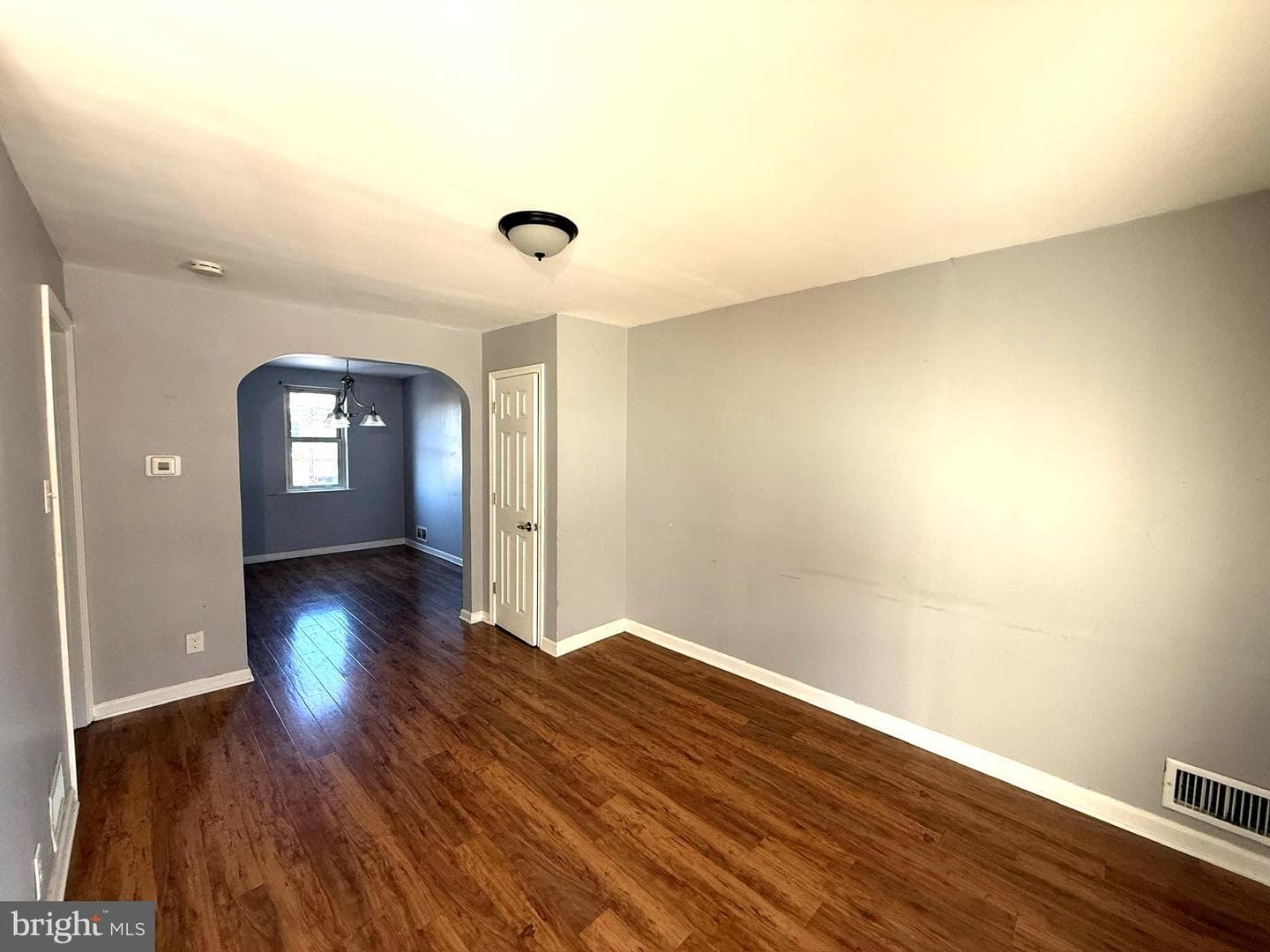2039 Grinnalds Avenue photo 3