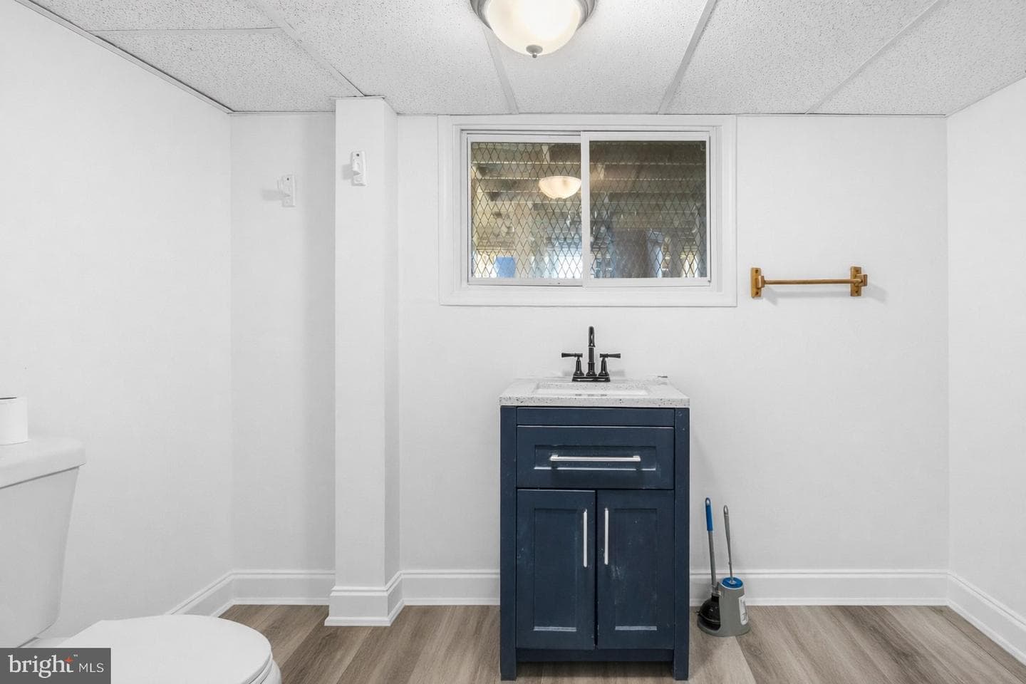1101 Woodbourne Avenue photo 22