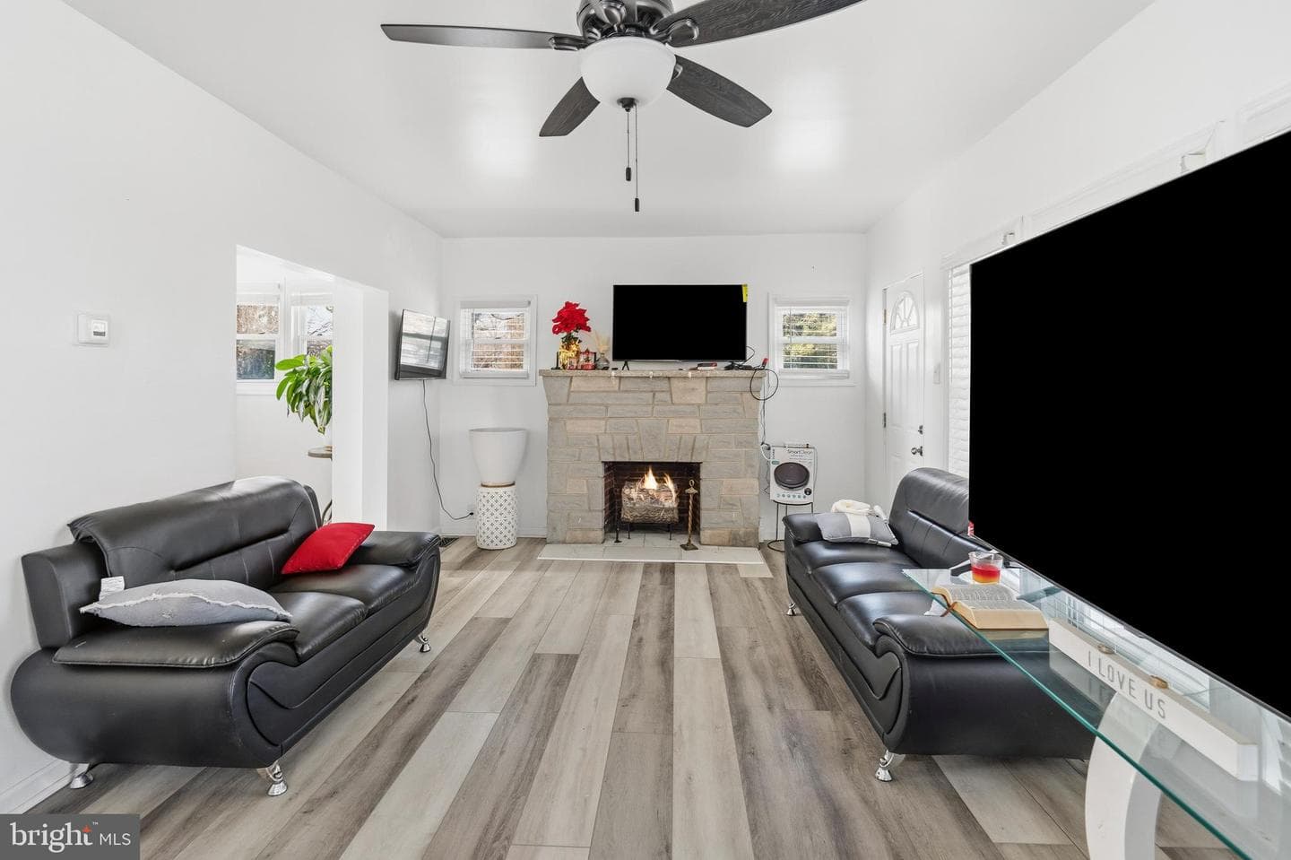 1101 Woodbourne Avenue photo 4