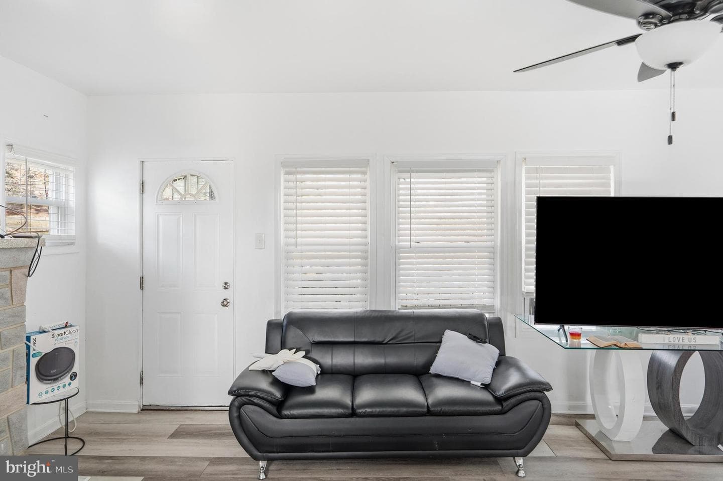 1101 Woodbourne Avenue photo 5