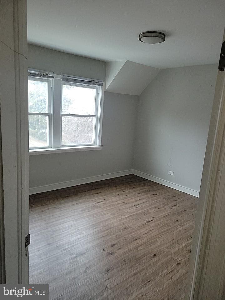 627 Radnor Avenue photo 20