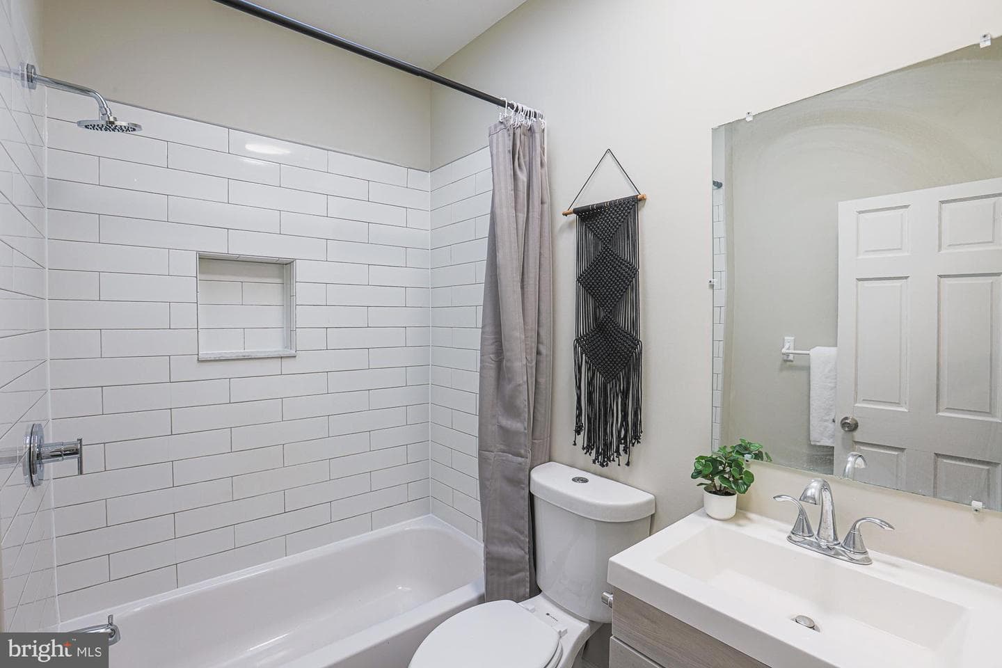 743 Linnard Street photo 33