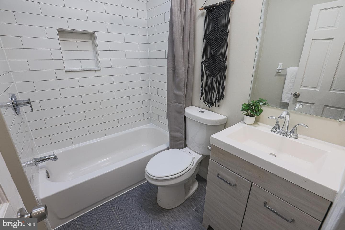 743 Linnard Street photo 34