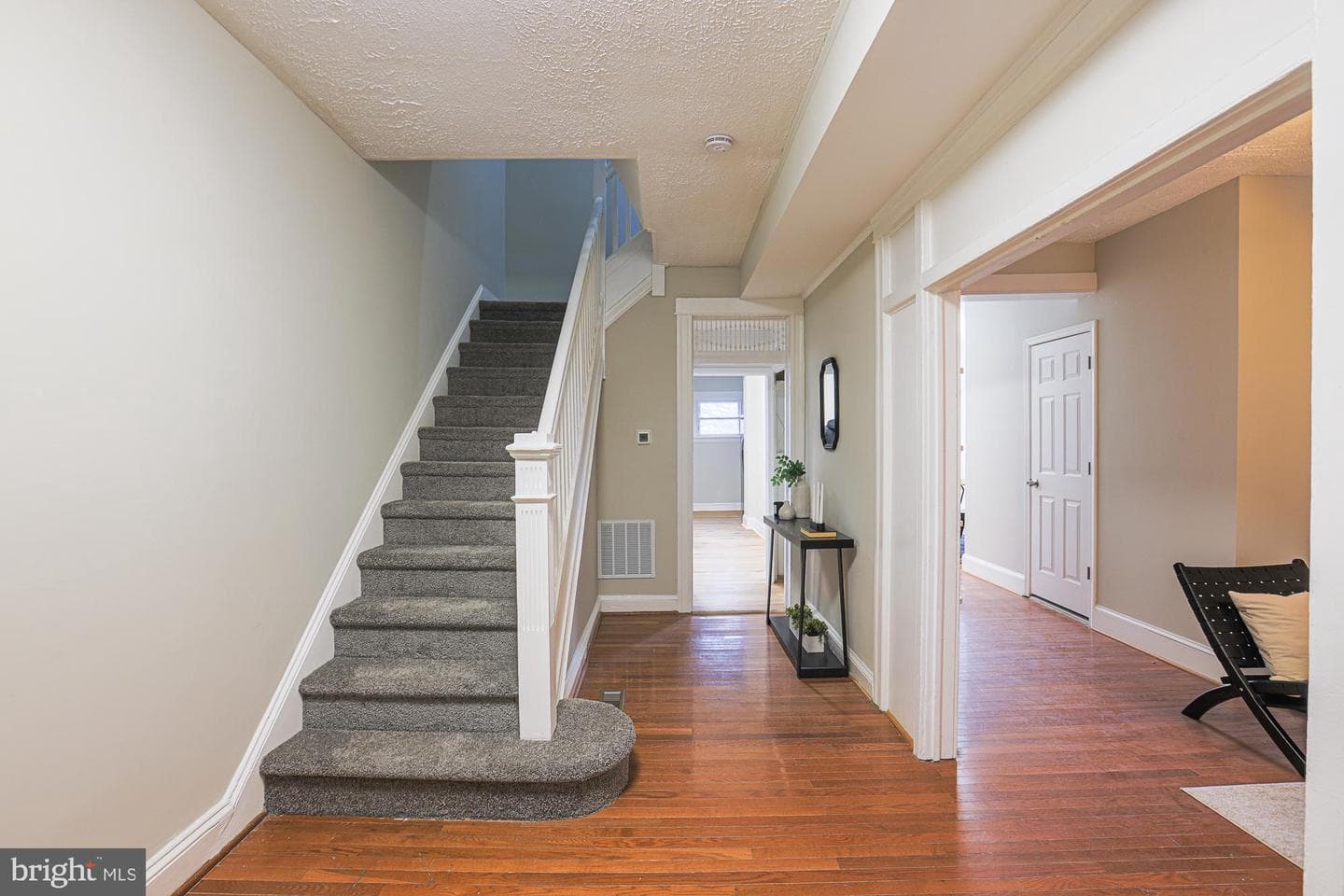 743 Linnard Street photo 9