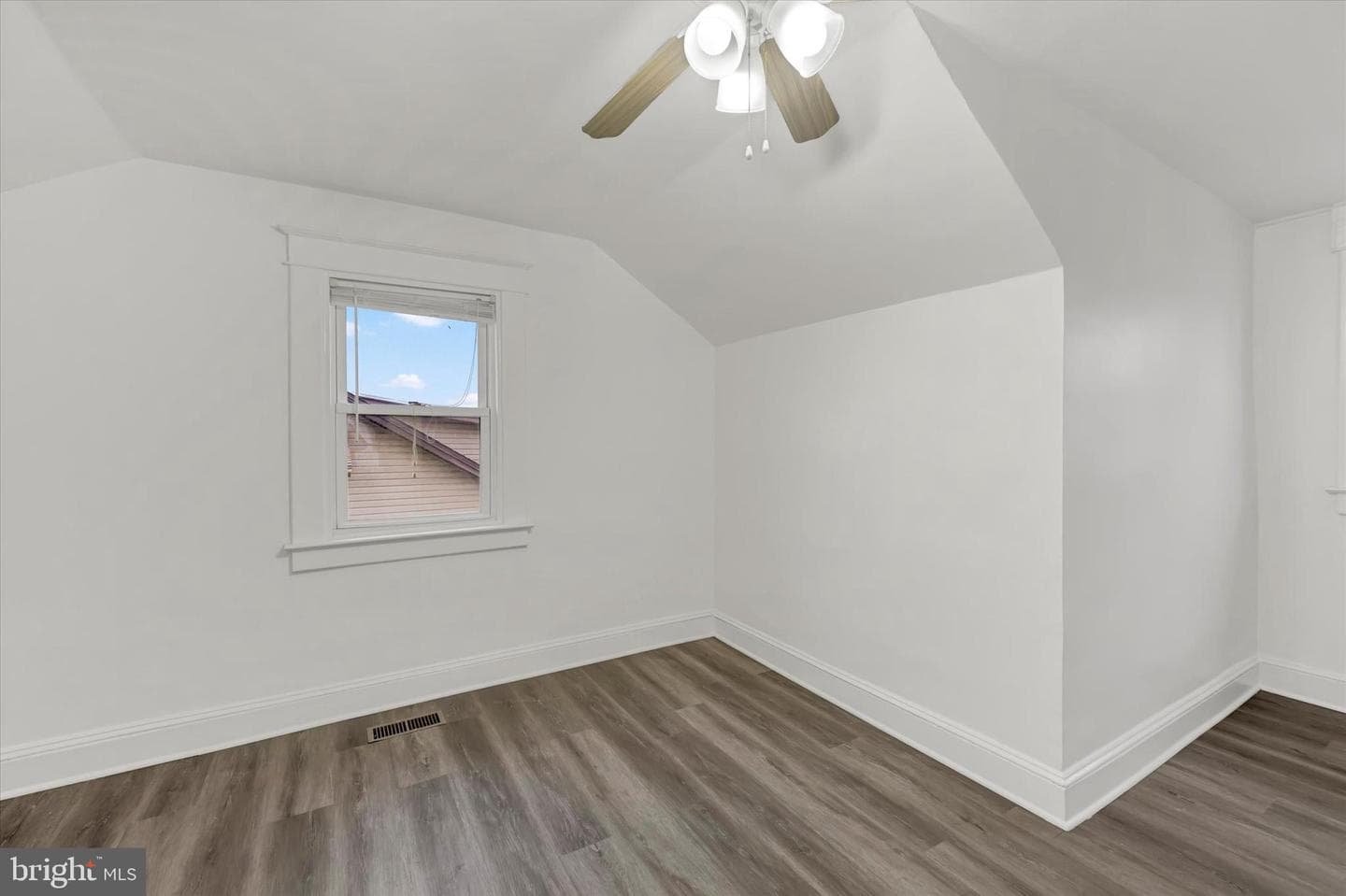 4609 Asbury Avenue photo 18