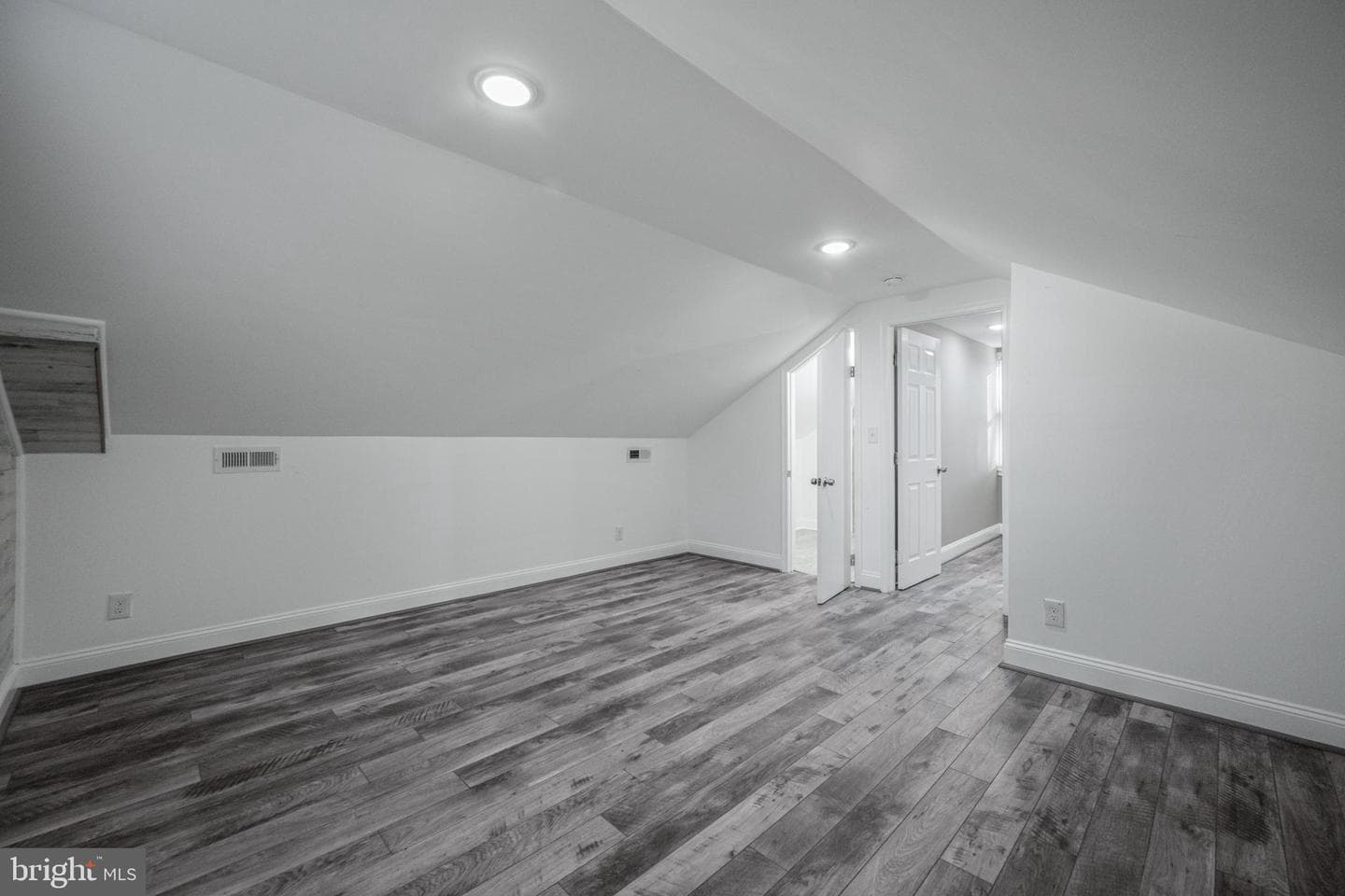 6303 Moyer Avenue photo 29