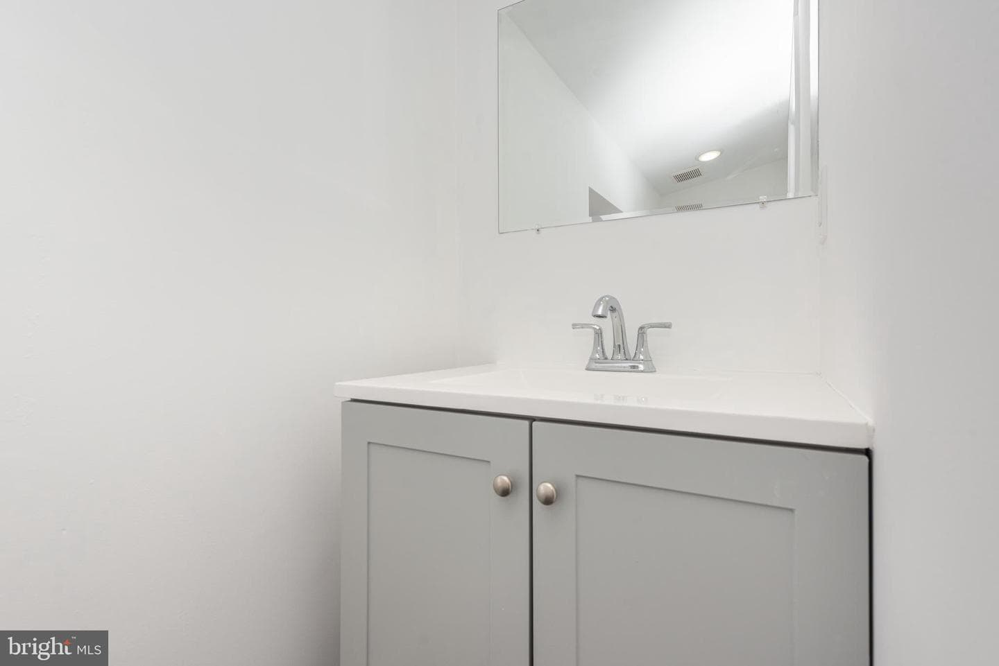 1007 N Mount Street photo 15