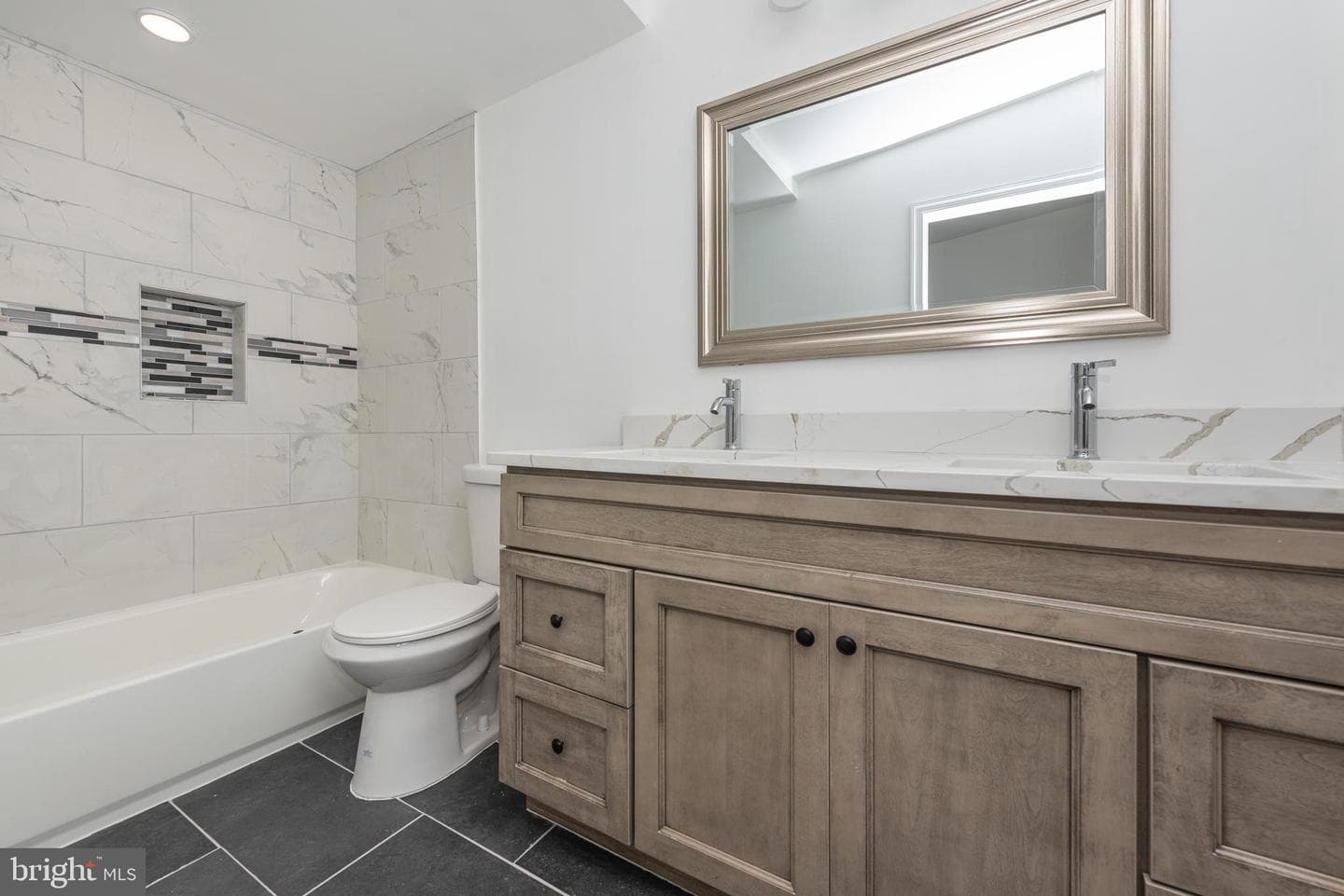 1007 N Mount Street photo 18