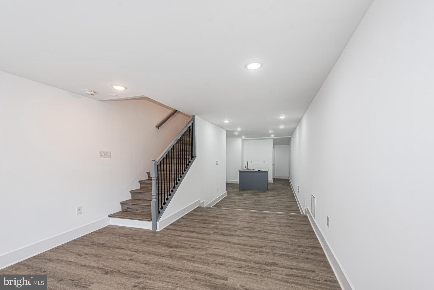 1007 N Mount Street photo 9