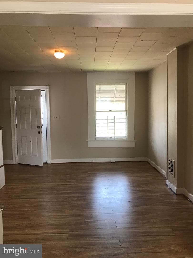 2453 Washington Boulevard photo 10