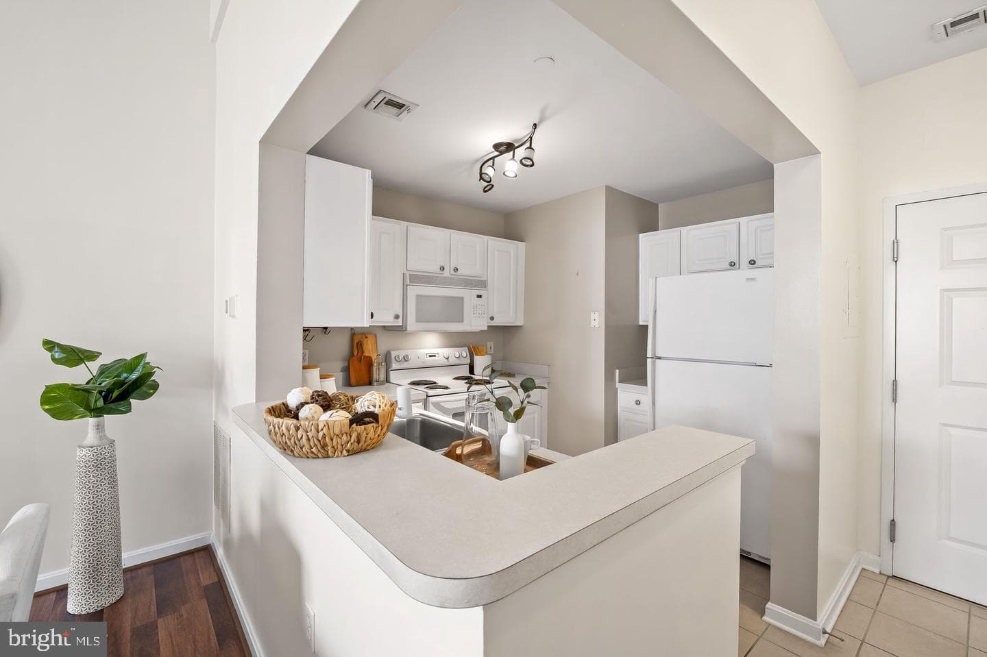 23 Pierside Drive #413 photo 3
