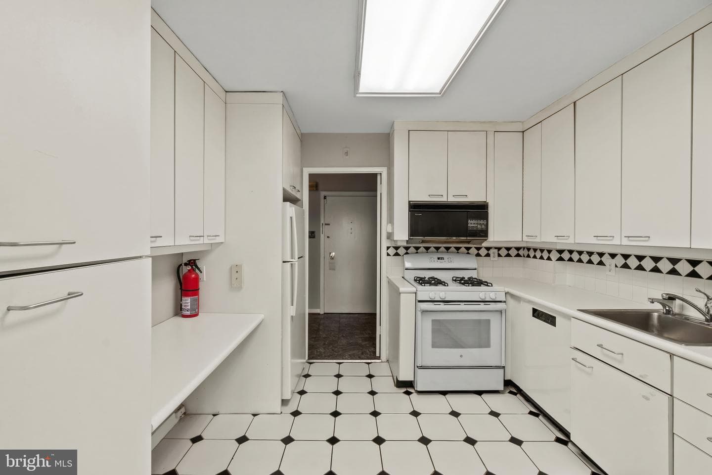 7121 Park Heights Avenue #603 photo 11