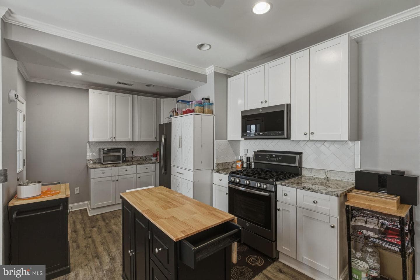 3807 Frankford Avenue photo 17