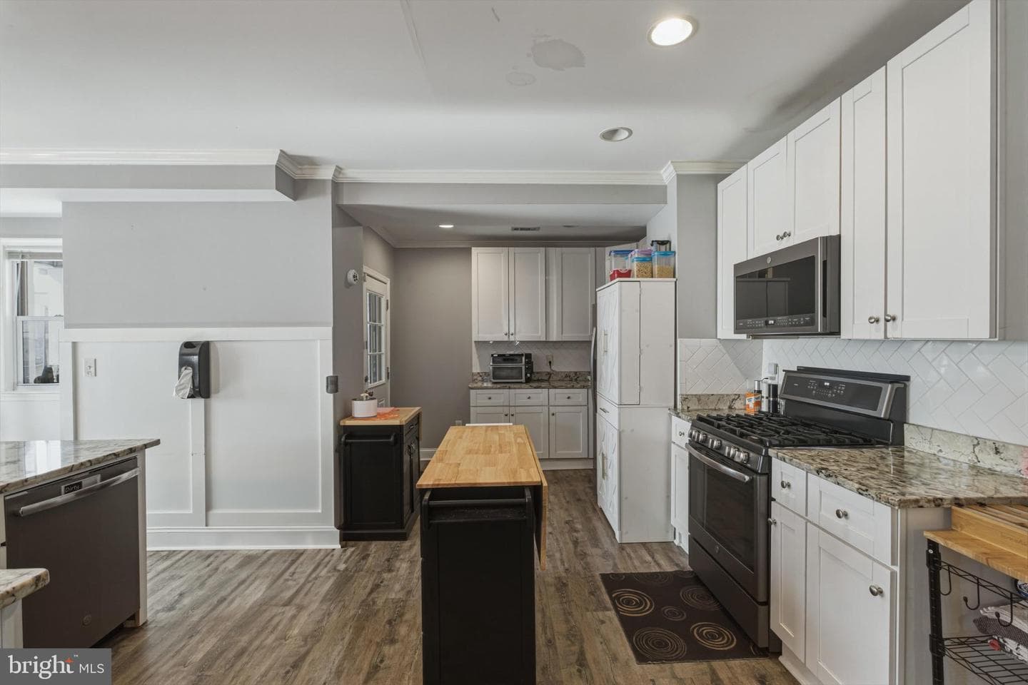 3807 Frankford Avenue photo 18