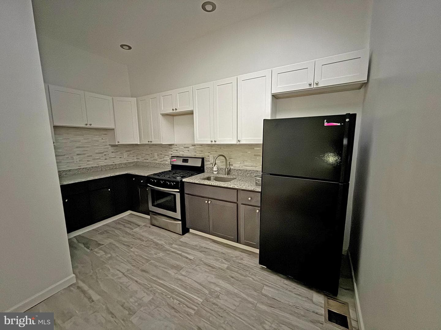 721 W Lafayette Avenue photo 3