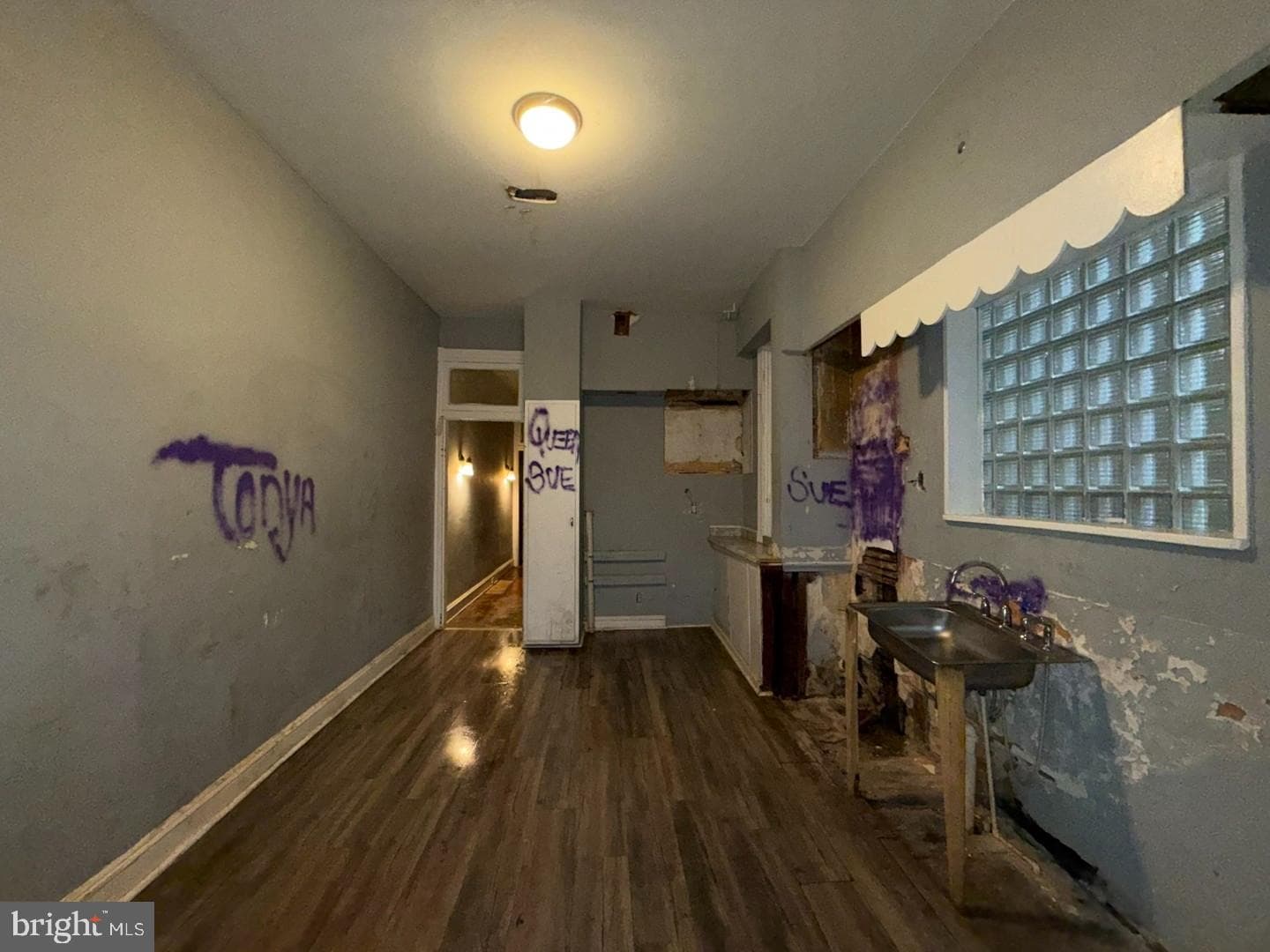 2449 Woodbrook Avenue photo 3