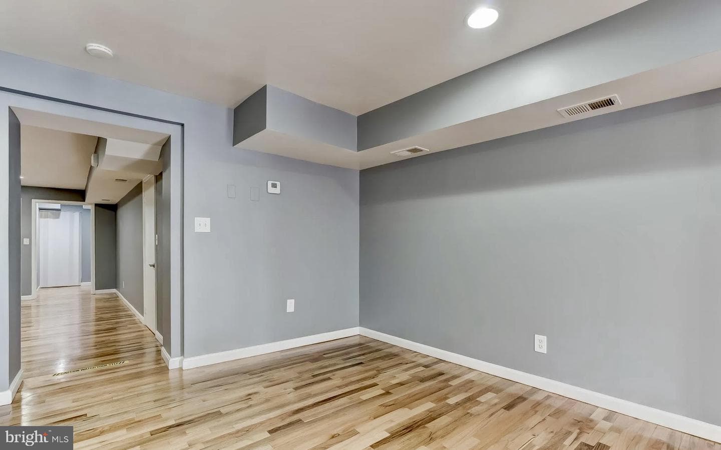 1049 S Charles Street photo 20