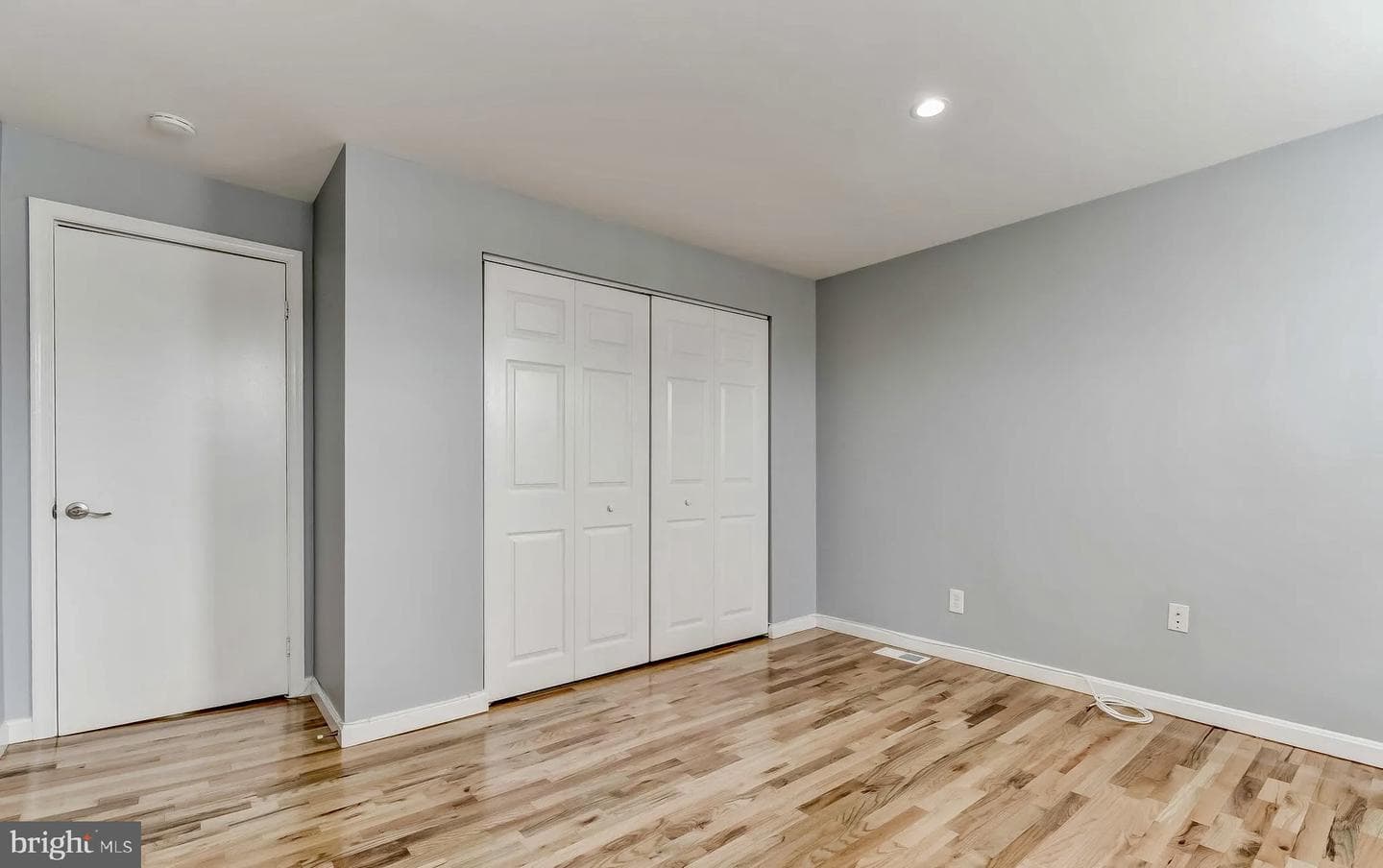 1049 S Charles Street photo 34
