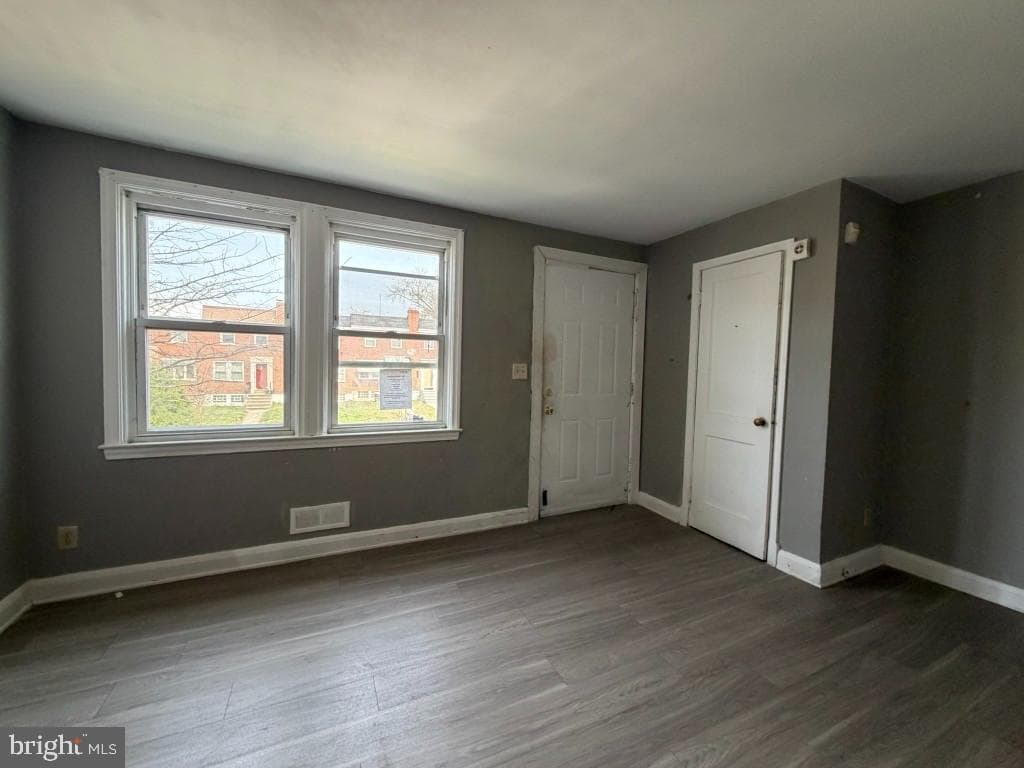 4027 Raymonn Avenue photo 4