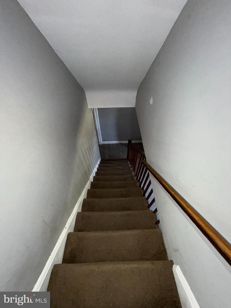 4027 Raymonn Avenue photo 9