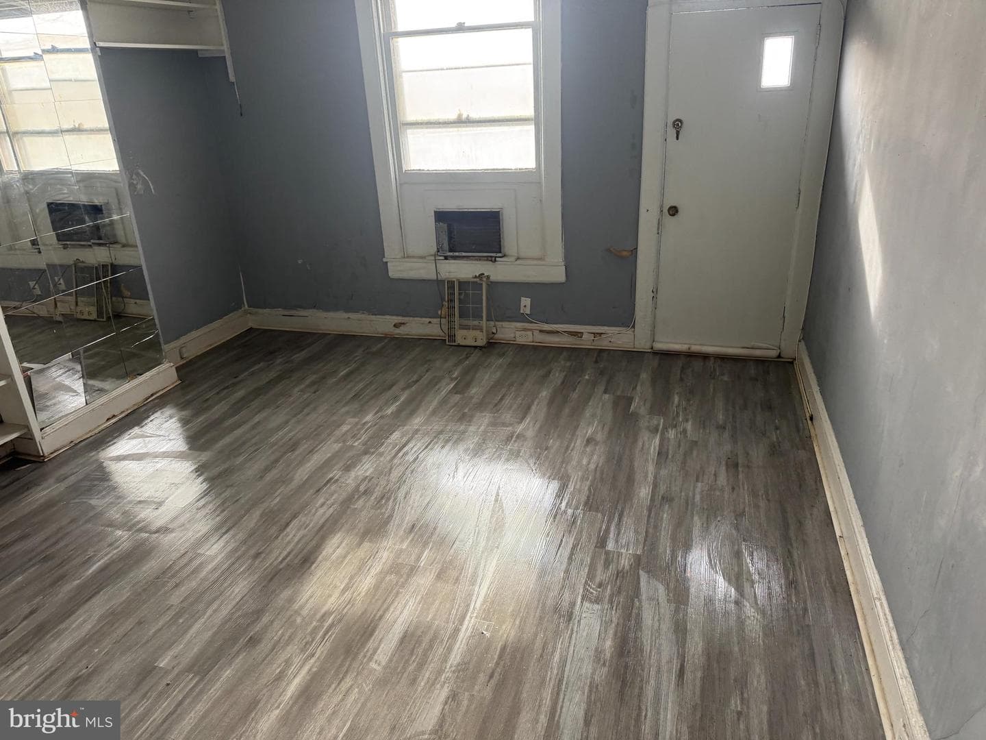 1687 Darley Avenue photo 4