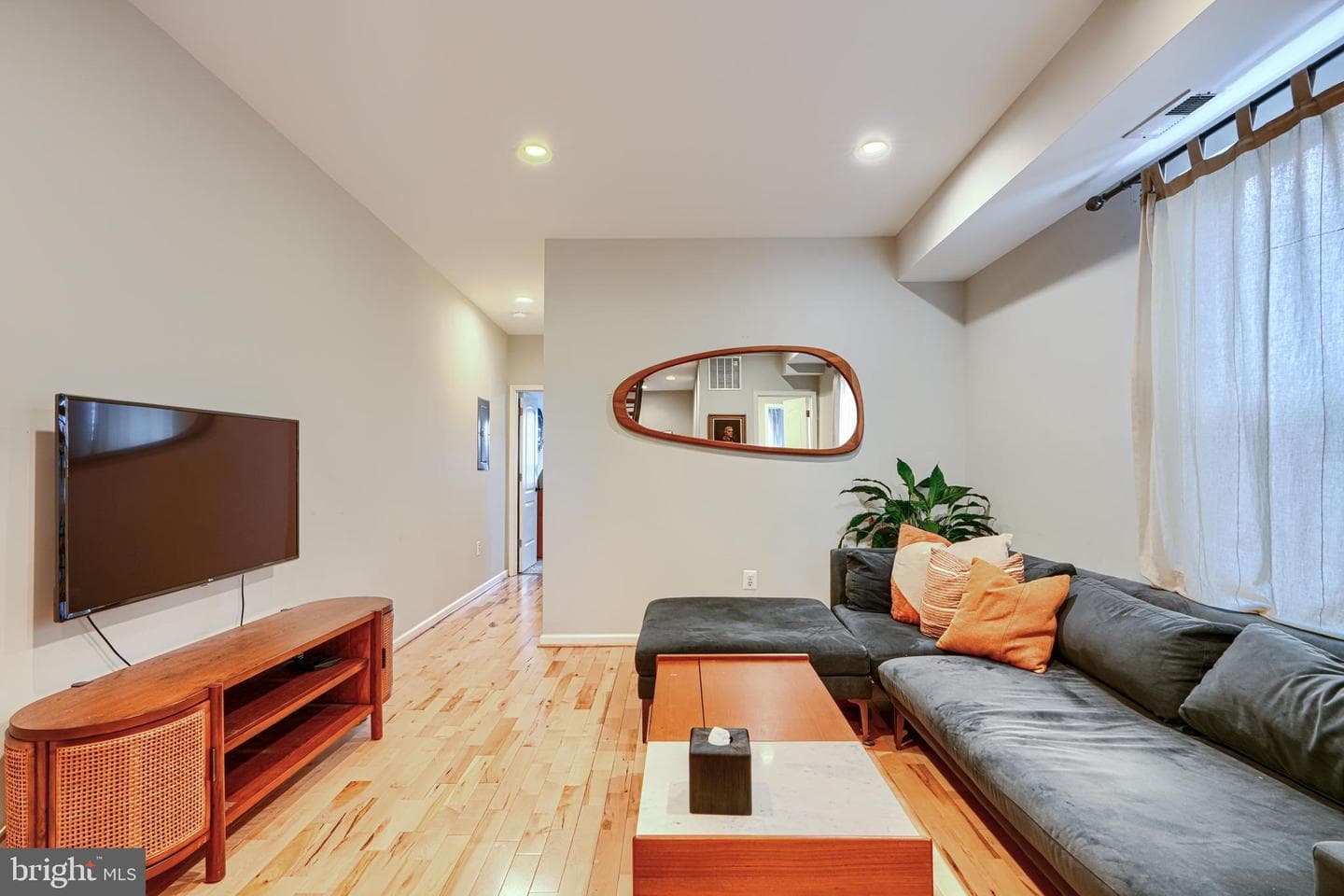 1711 Hollins Street photo 25