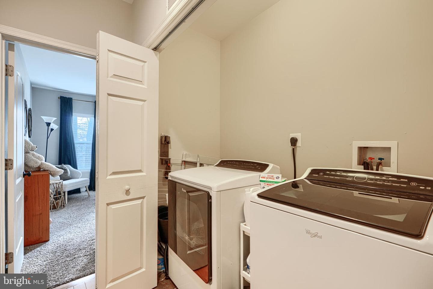 1711 Hollins Street photo 29