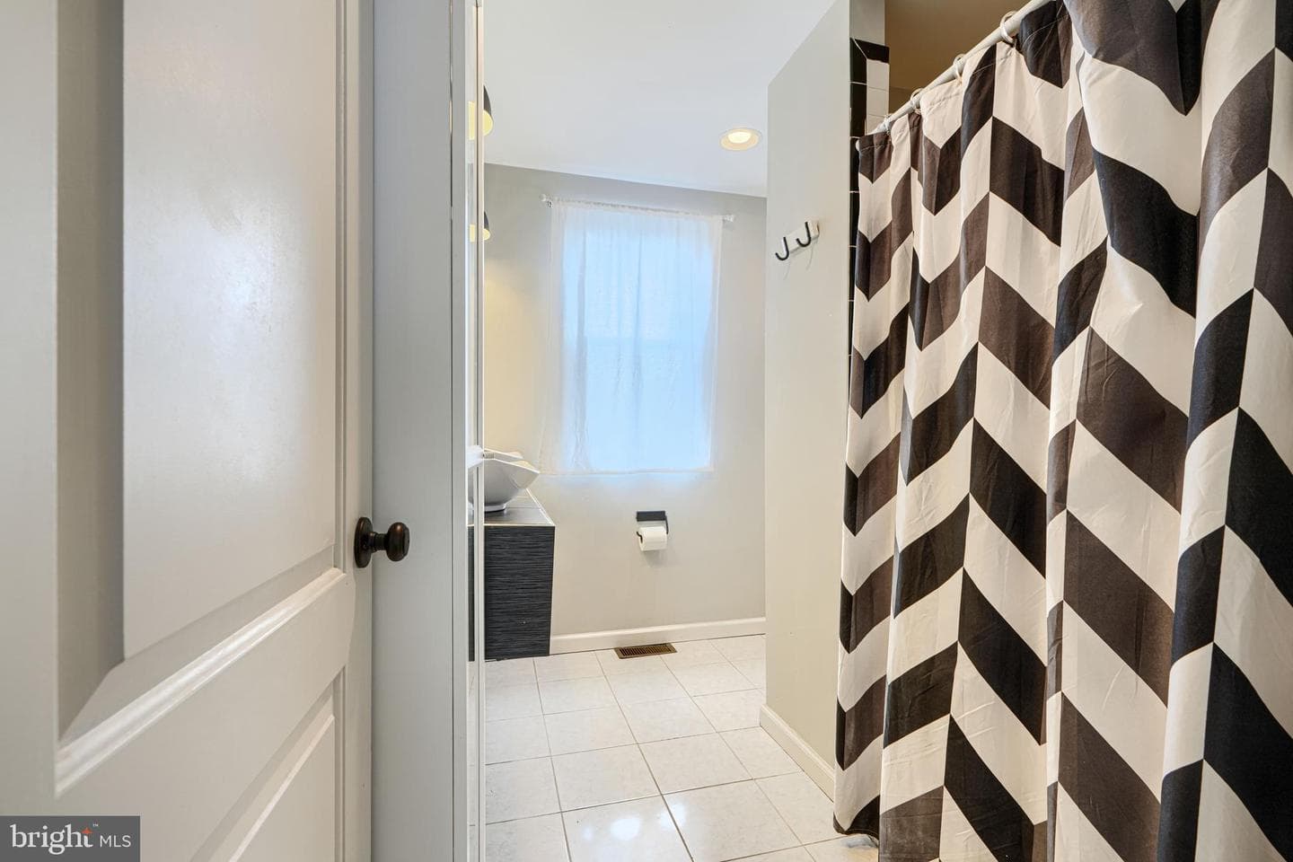1711 Hollins Street photo 41