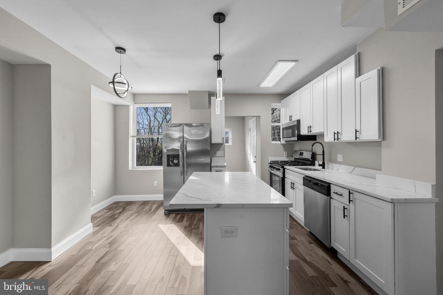 3307 Ravenwood Avenue photo 3