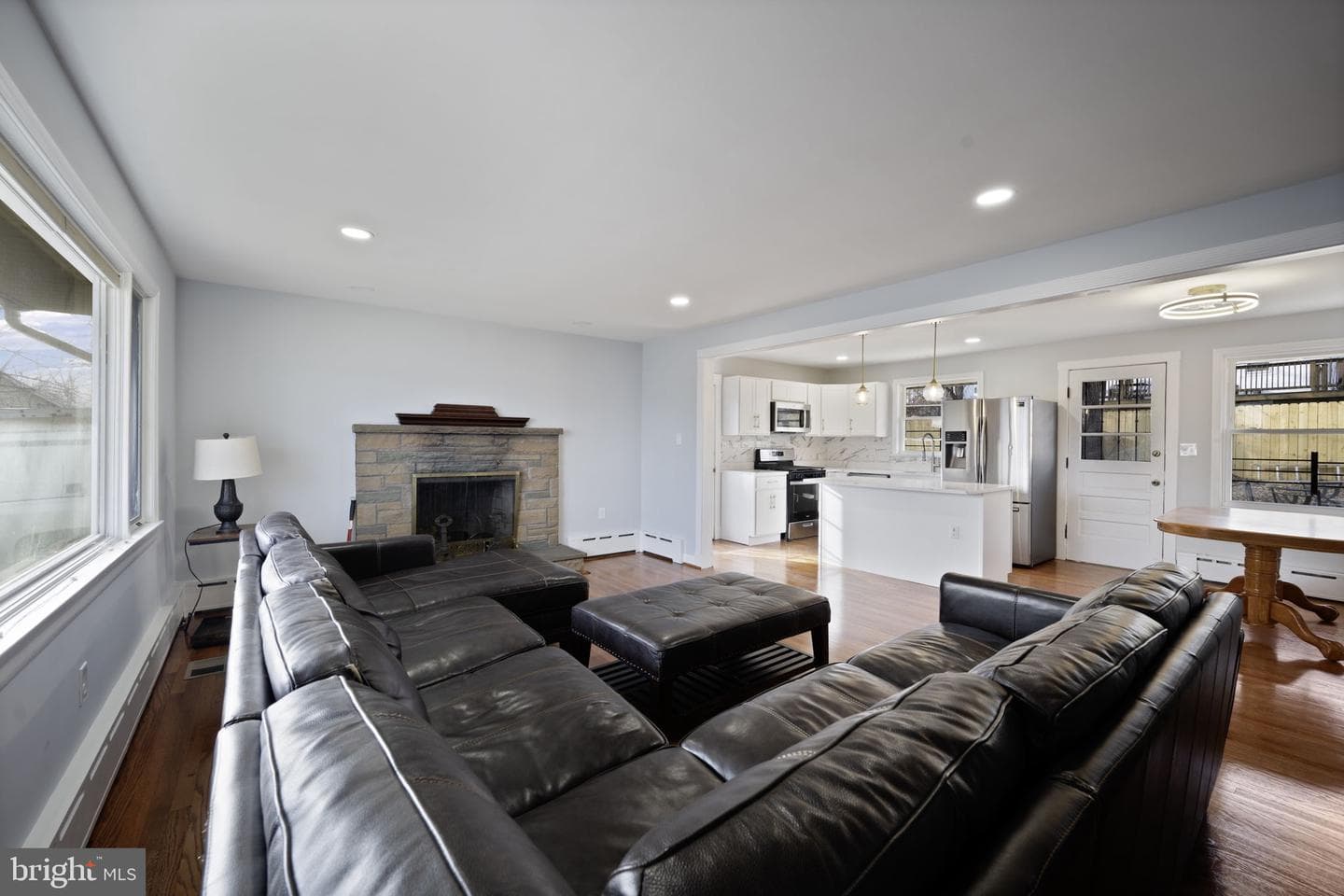 4001 Parkwood Avenue photo 4