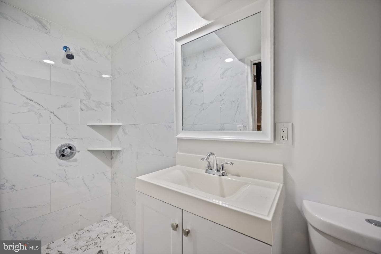 4001 Parkwood Avenue photo 46