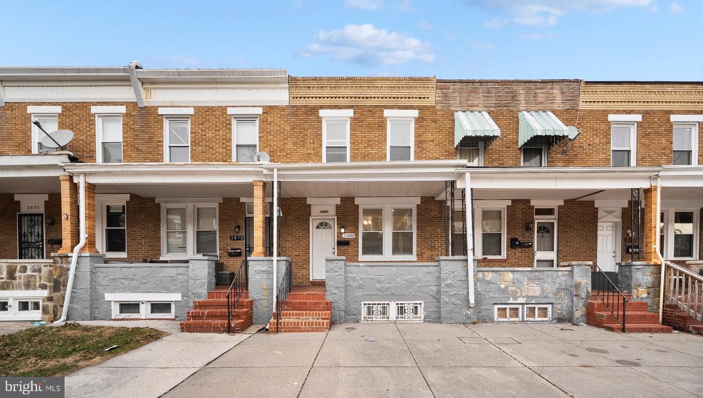 2880 Pelham Avenue photo 3