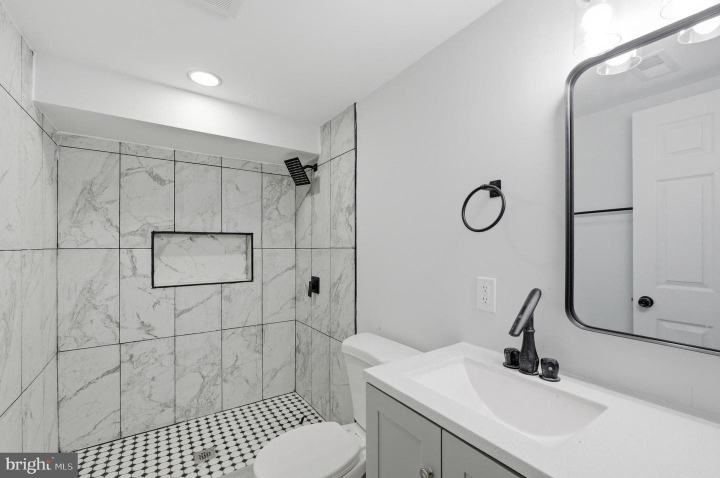 5909 Marluth Avenue photo 23