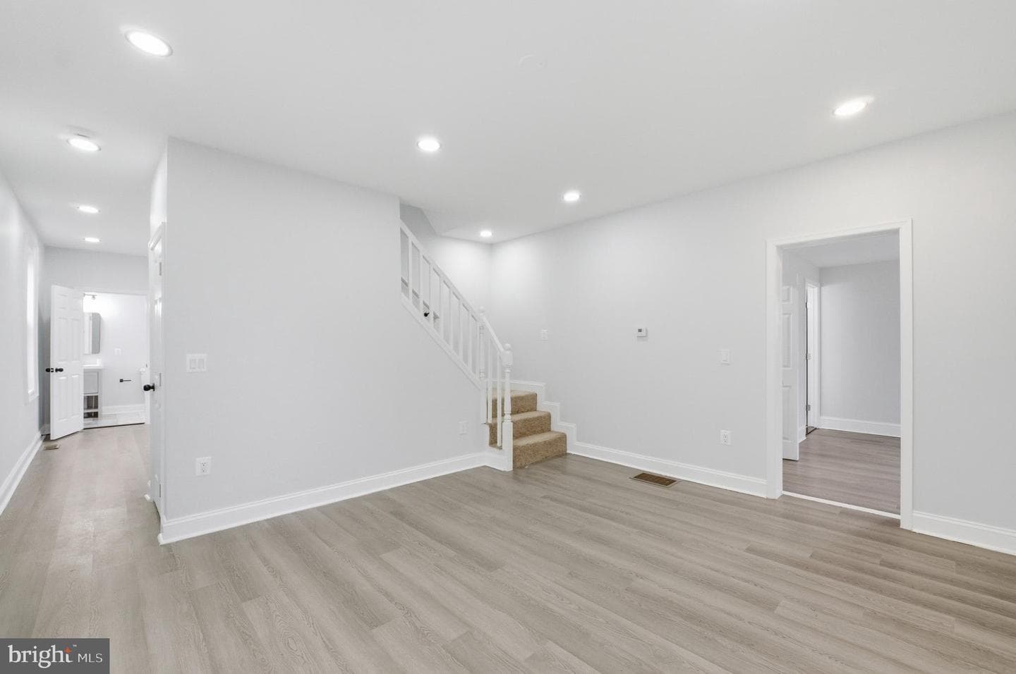 5909 Marluth Avenue photo 5