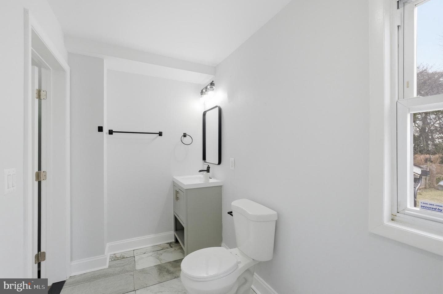 5909 Marluth Avenue photo 7