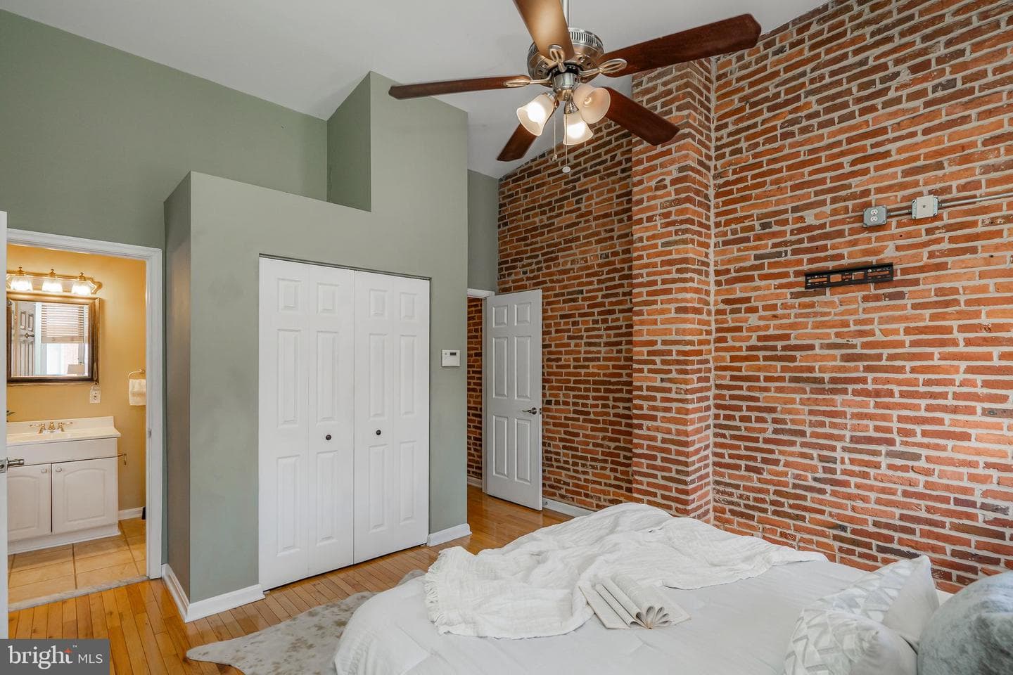 2937 Dillon Street photo 33