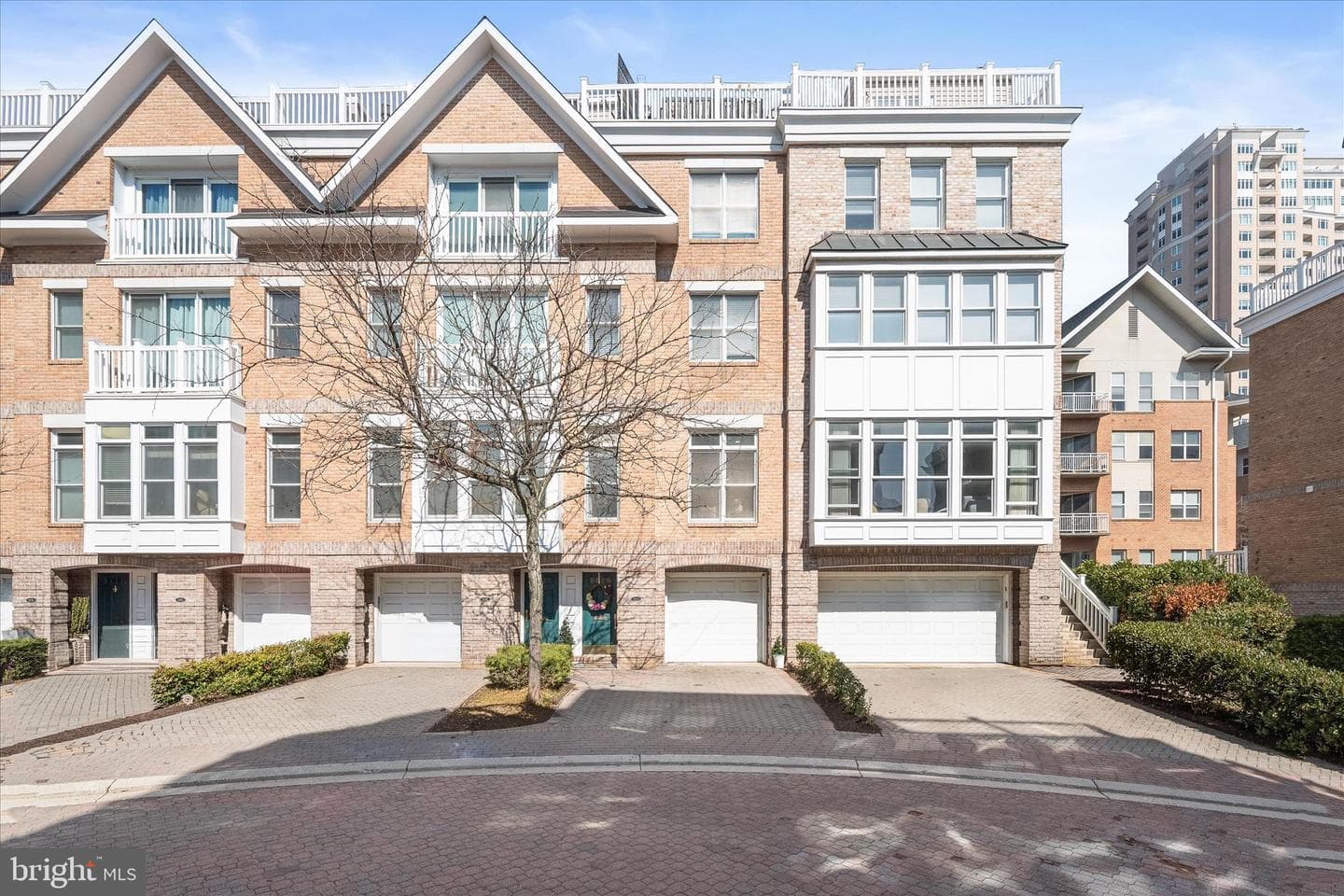 1220 Harbor Island Walk