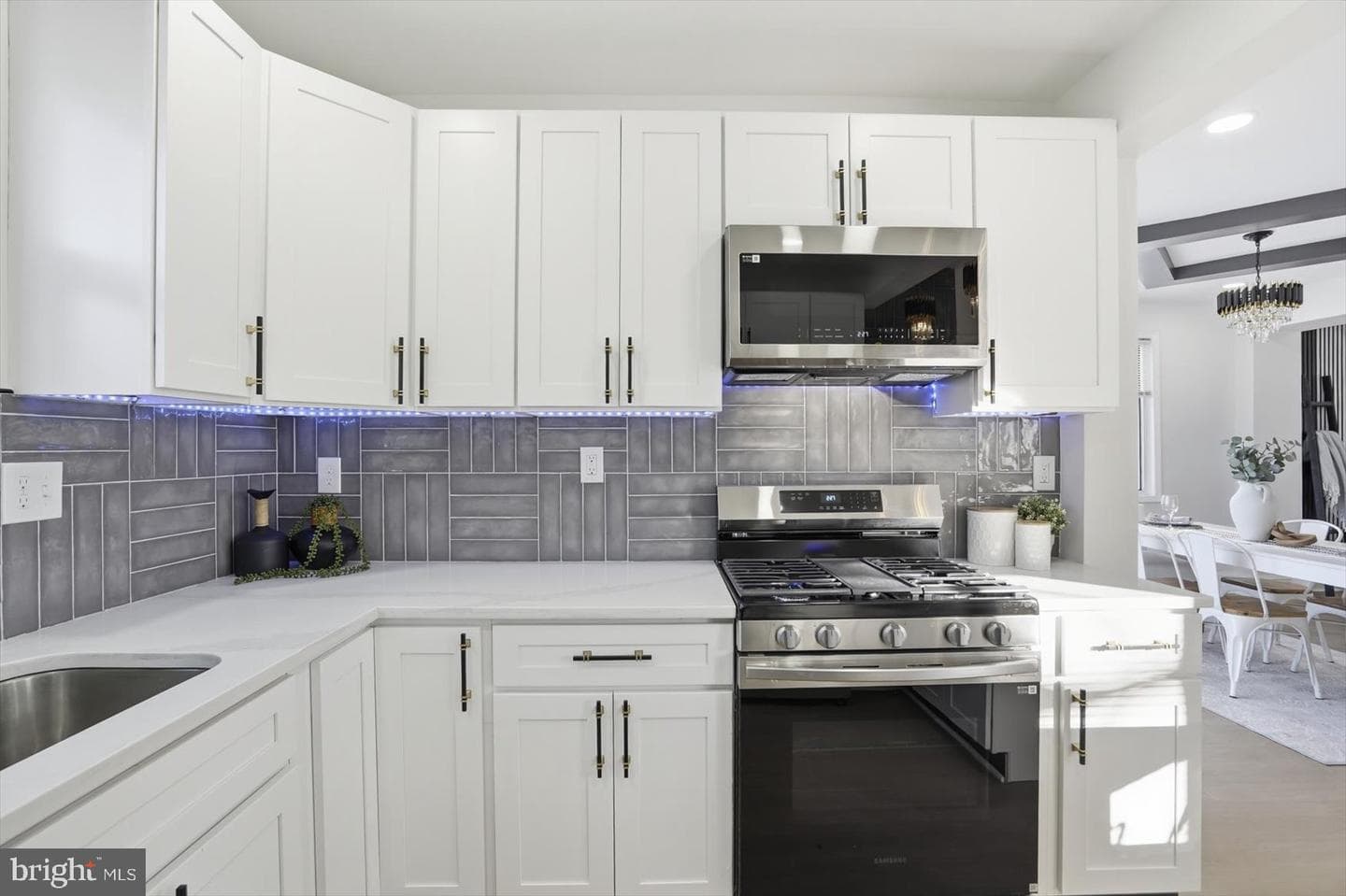 2912 Dupont Avenue photo 14