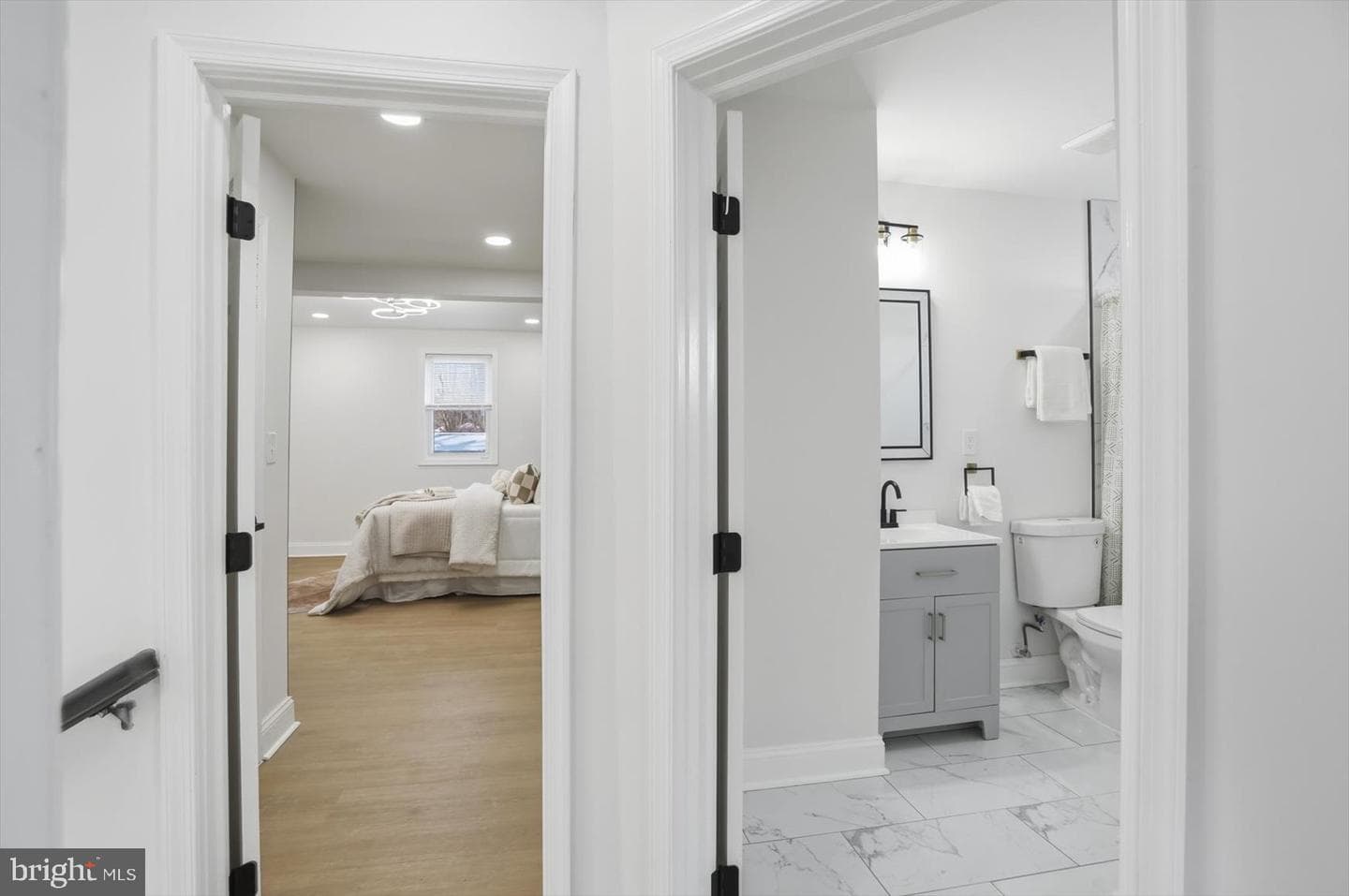 2912 Dupont Avenue photo 22
