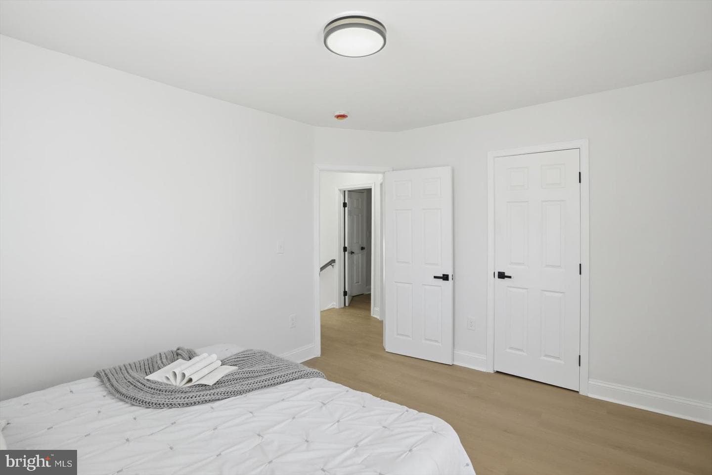 2912 Dupont Avenue photo 27