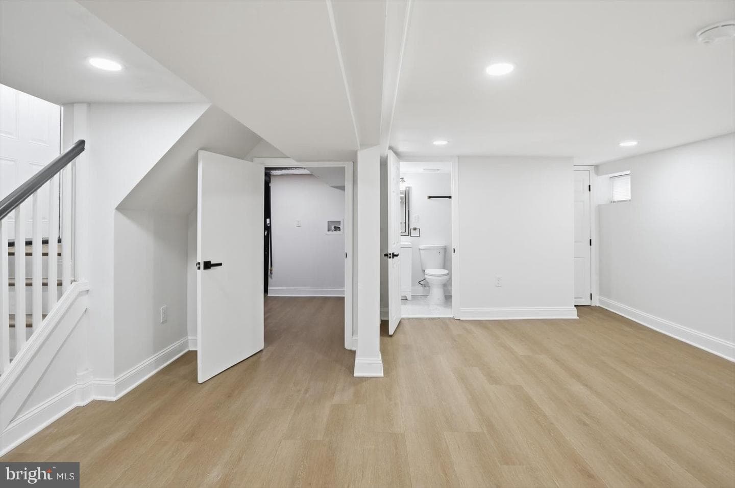 2912 Dupont Avenue photo 31