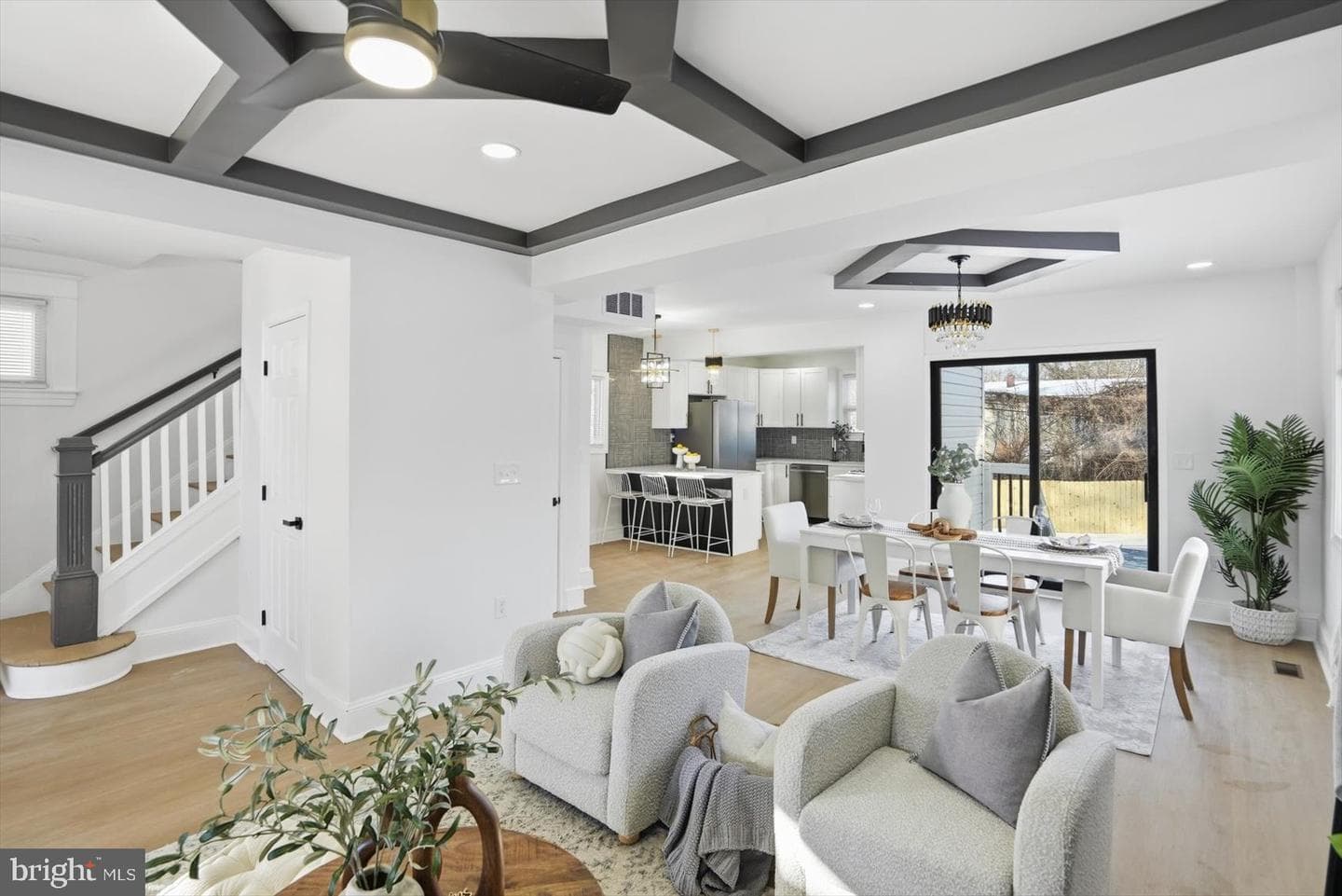 2912 Dupont Avenue photo 4