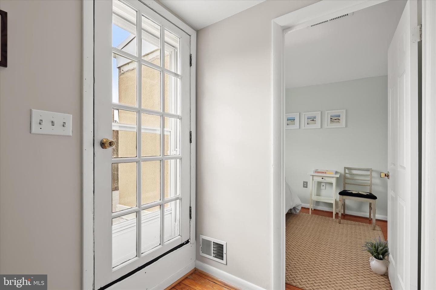 133 W Lee Street photo 28