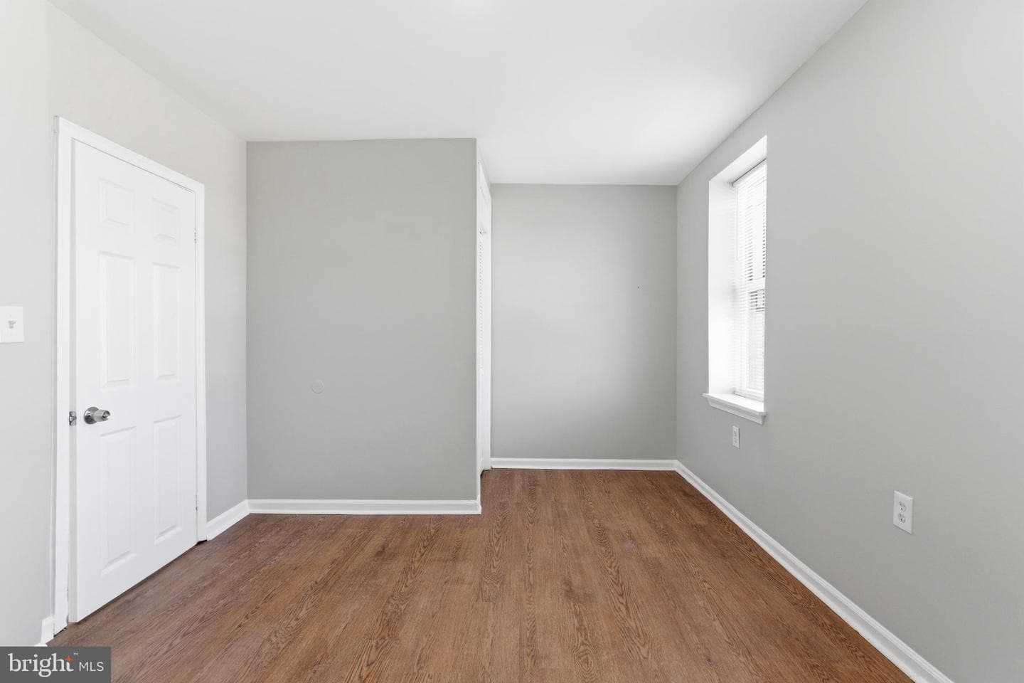 3427 Ravenwood Avenue photo 18