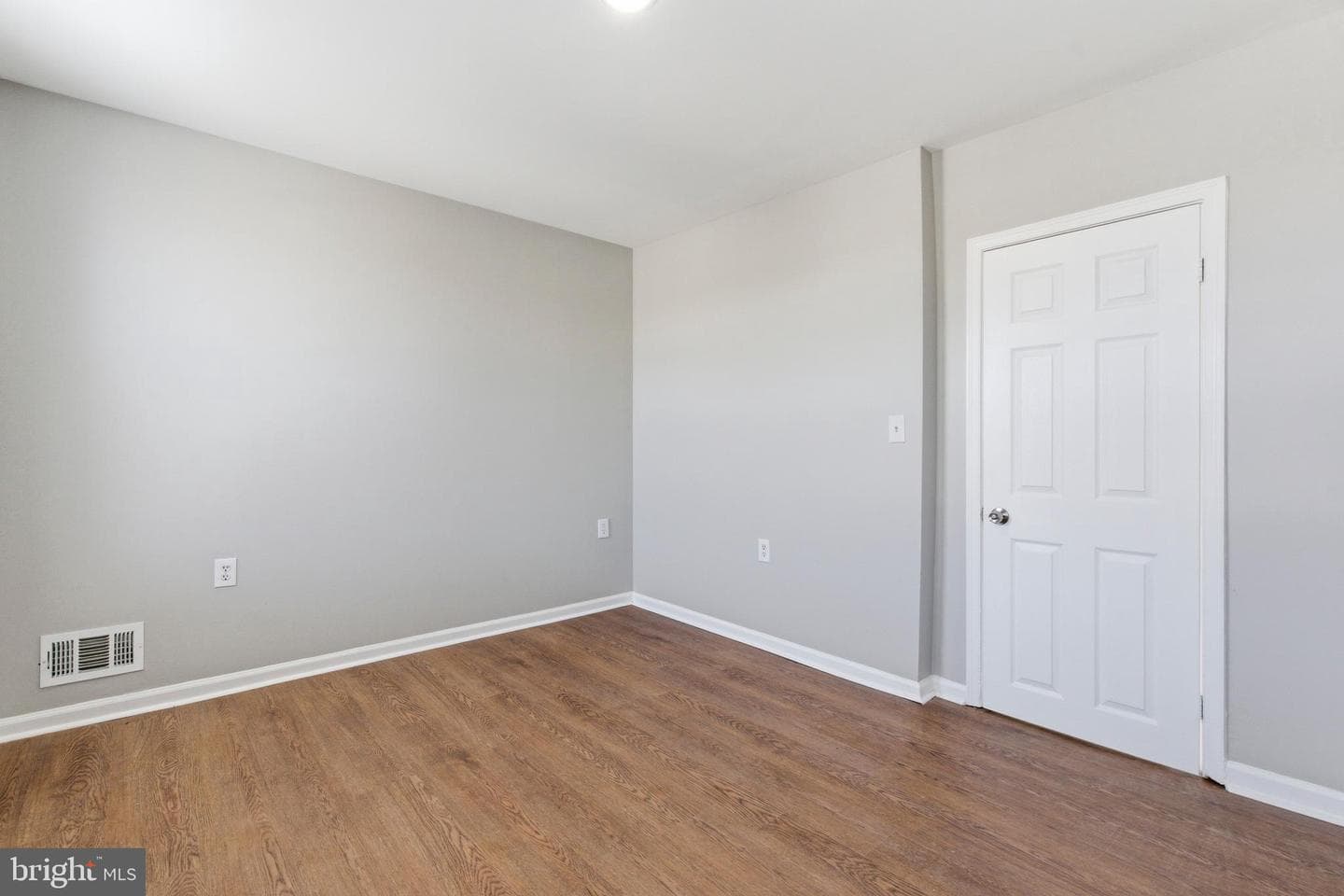 3427 Ravenwood Avenue photo 20