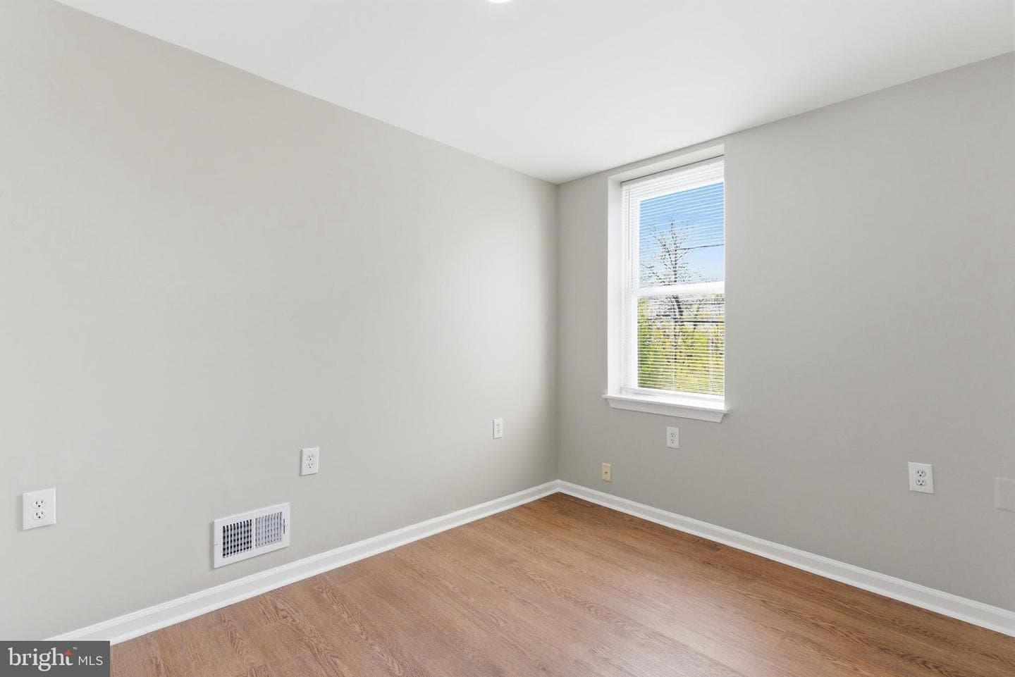 3427 Ravenwood Avenue photo 22