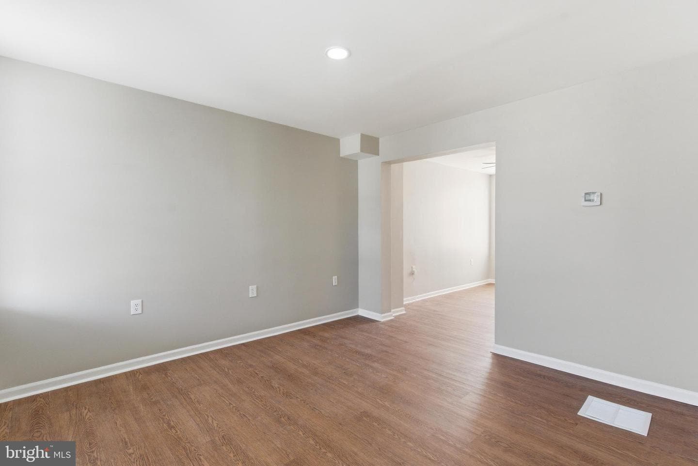 3427 Ravenwood Avenue photo 3