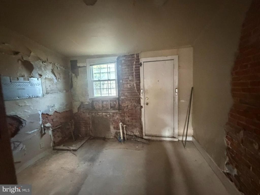 1610 Lemmon Street photo 8